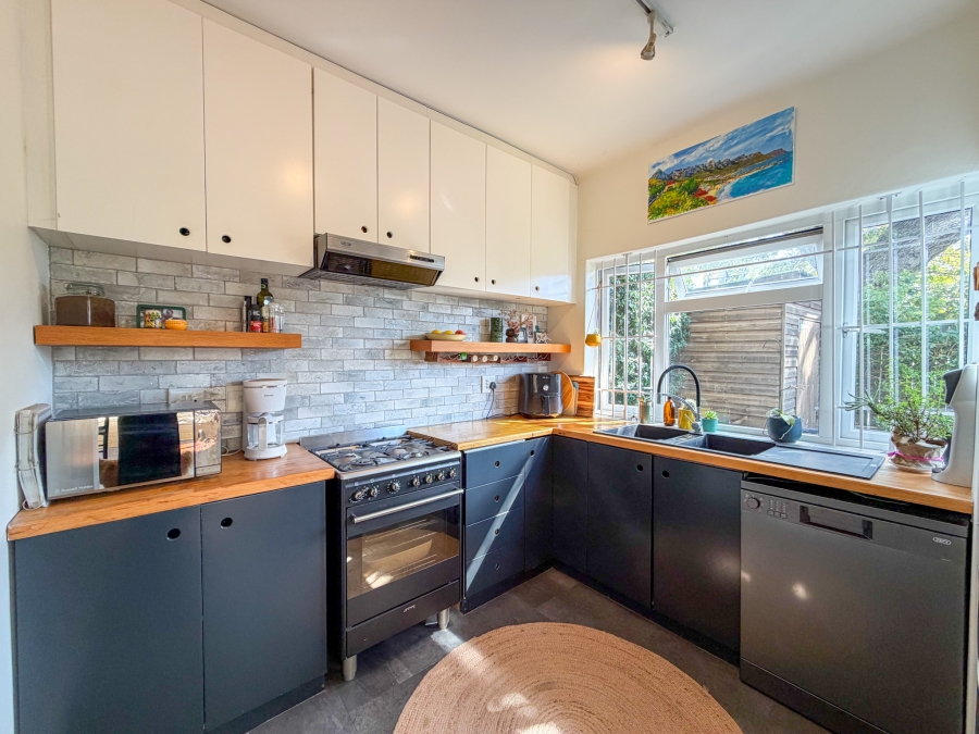 2 Bedroom Property for Sale in Oranjezicht Western Cape